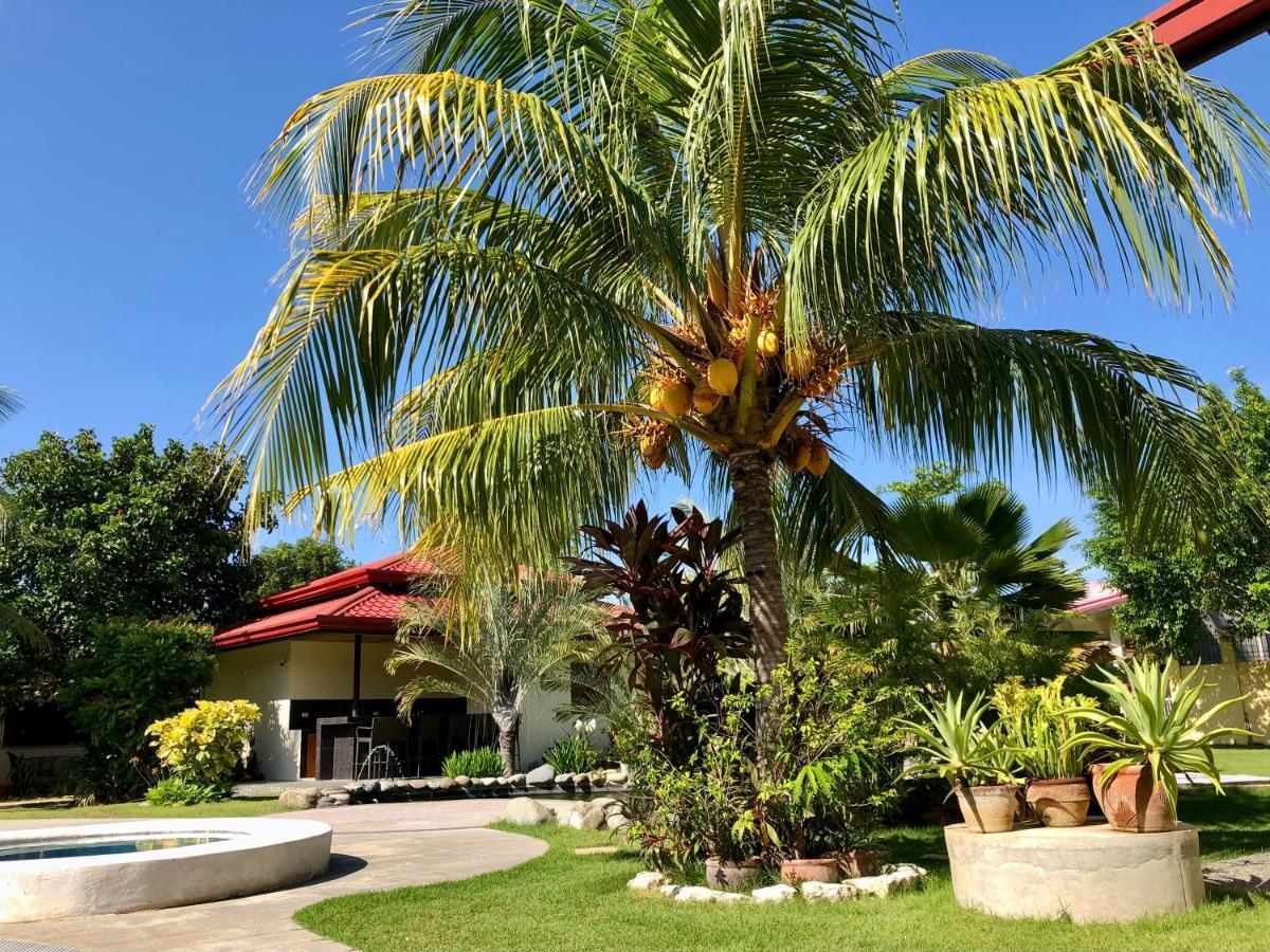 Strutz Art Garden Resort Bangued Exterior photo