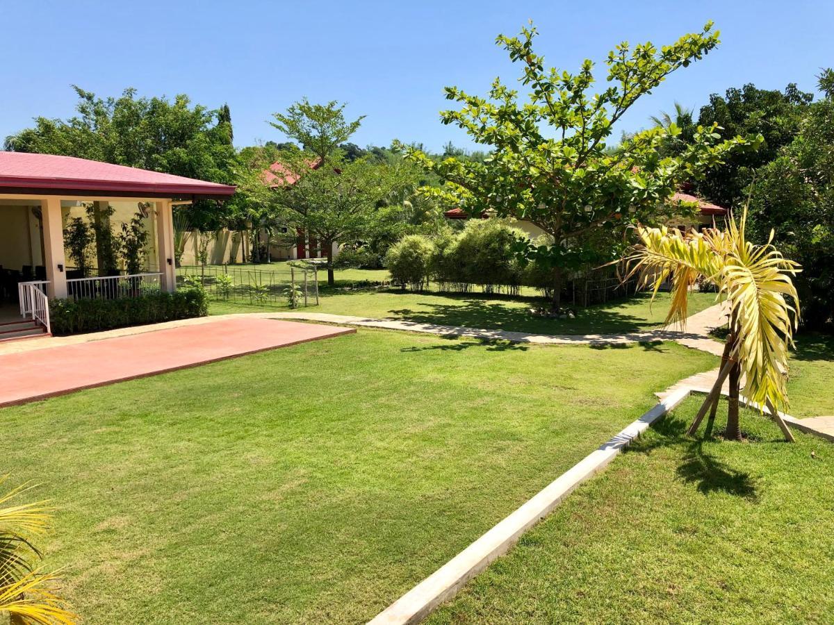 Strutz Art Garden Resort Bangued Exterior photo