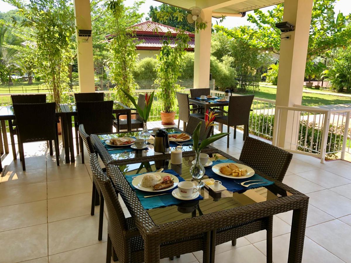 Strutz Art Garden Resort Bangued Exterior photo