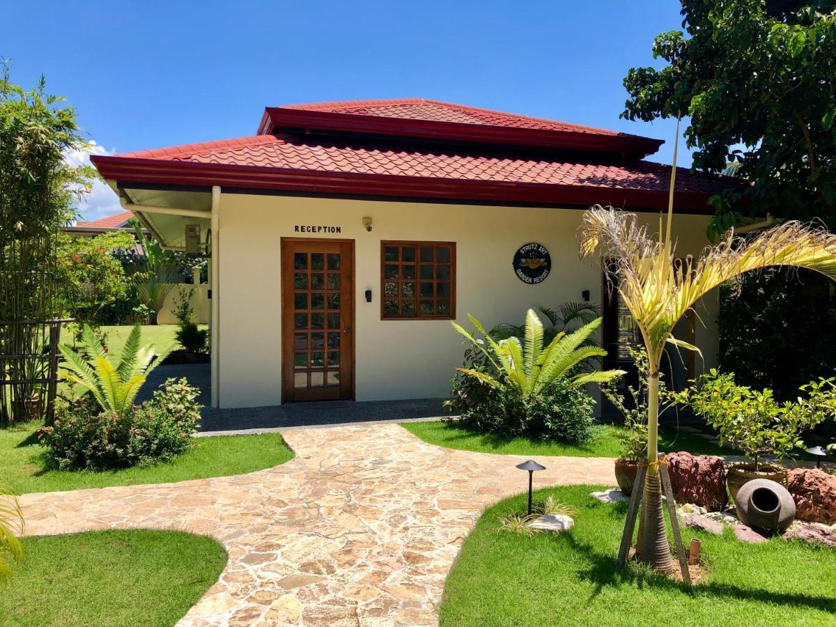 Strutz Art Garden Resort Bangued Exterior photo