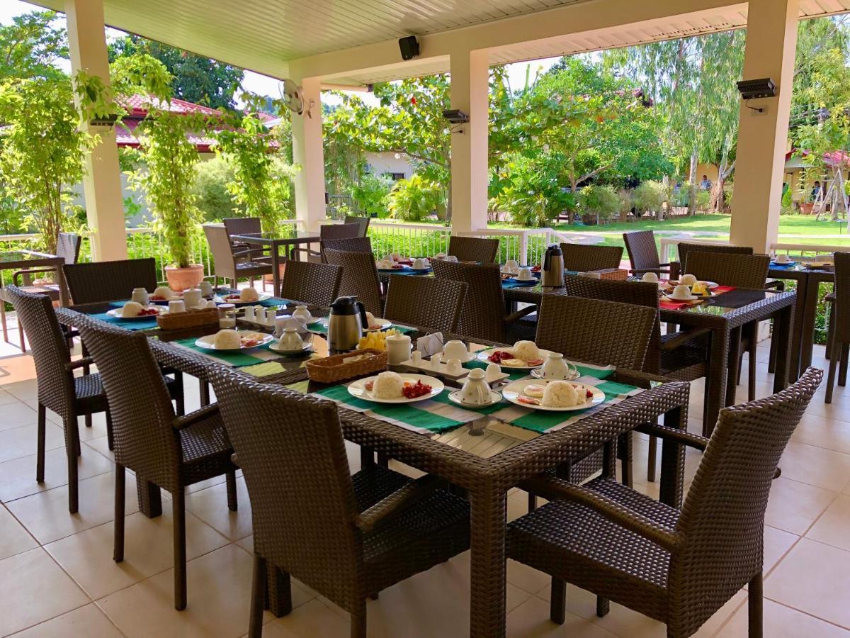 Strutz Art Garden Resort Bangued Exterior photo