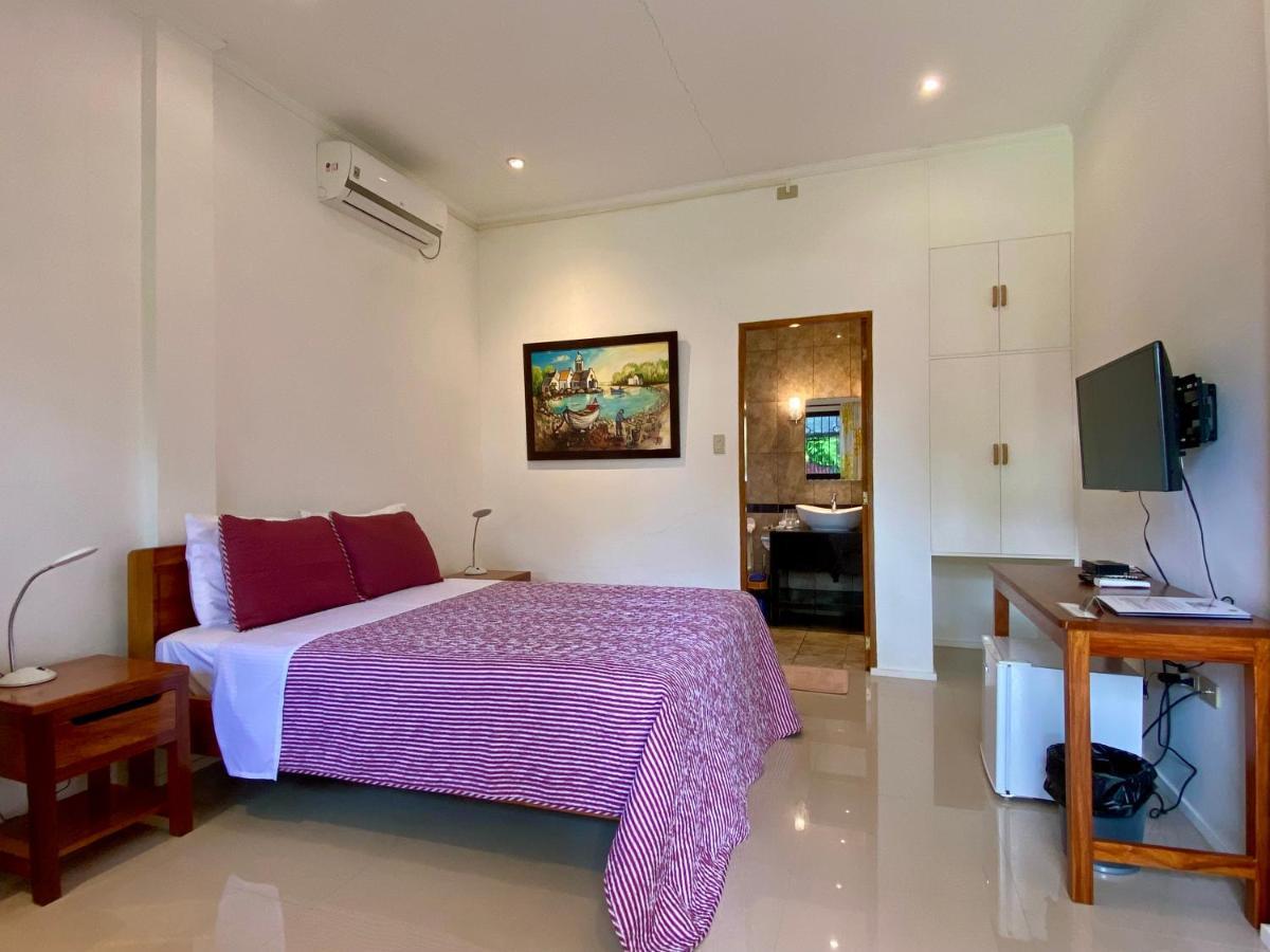 Strutz Art Garden Resort Bangued Exterior photo
