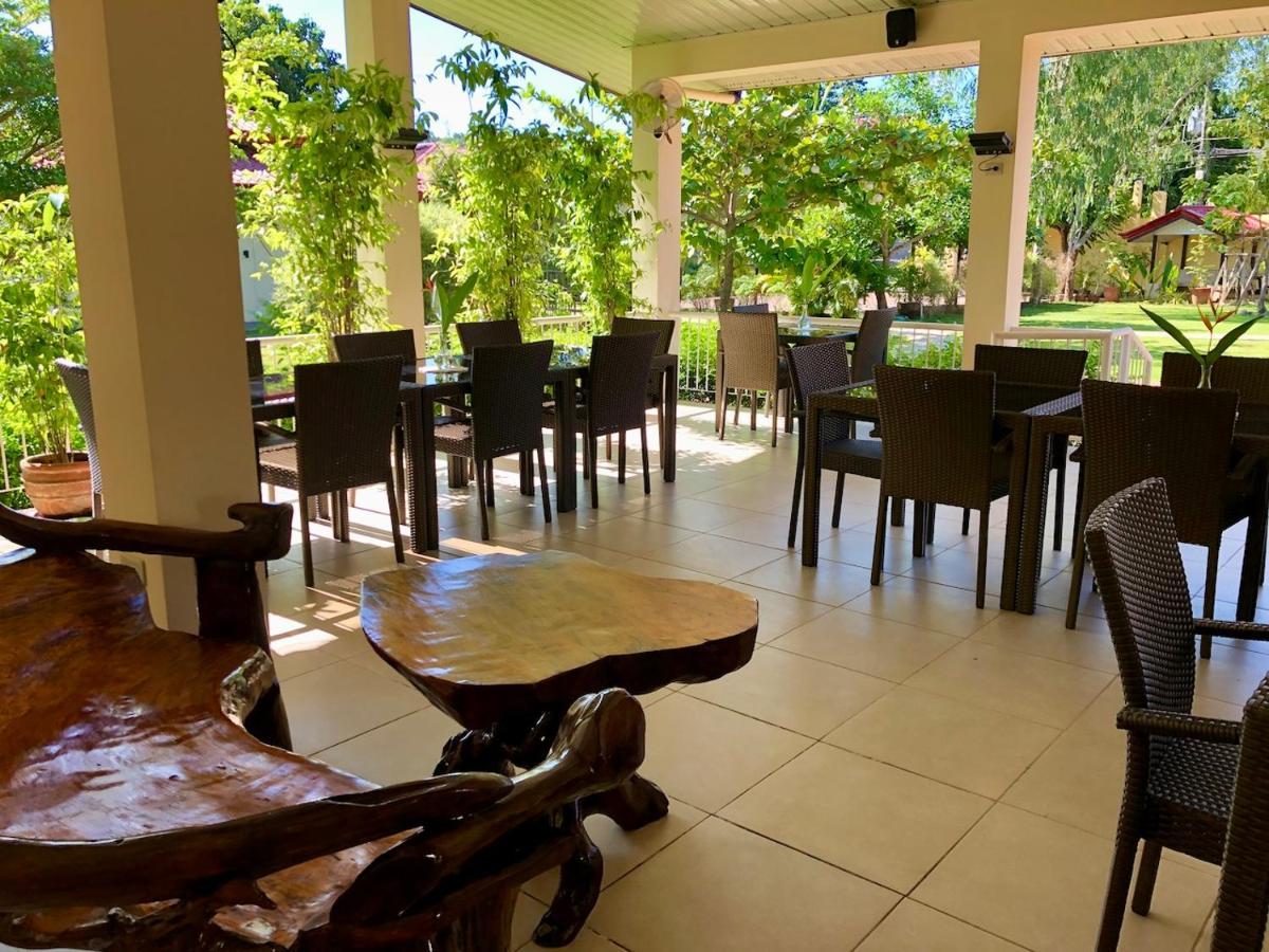 Strutz Art Garden Resort Bangued Exterior photo