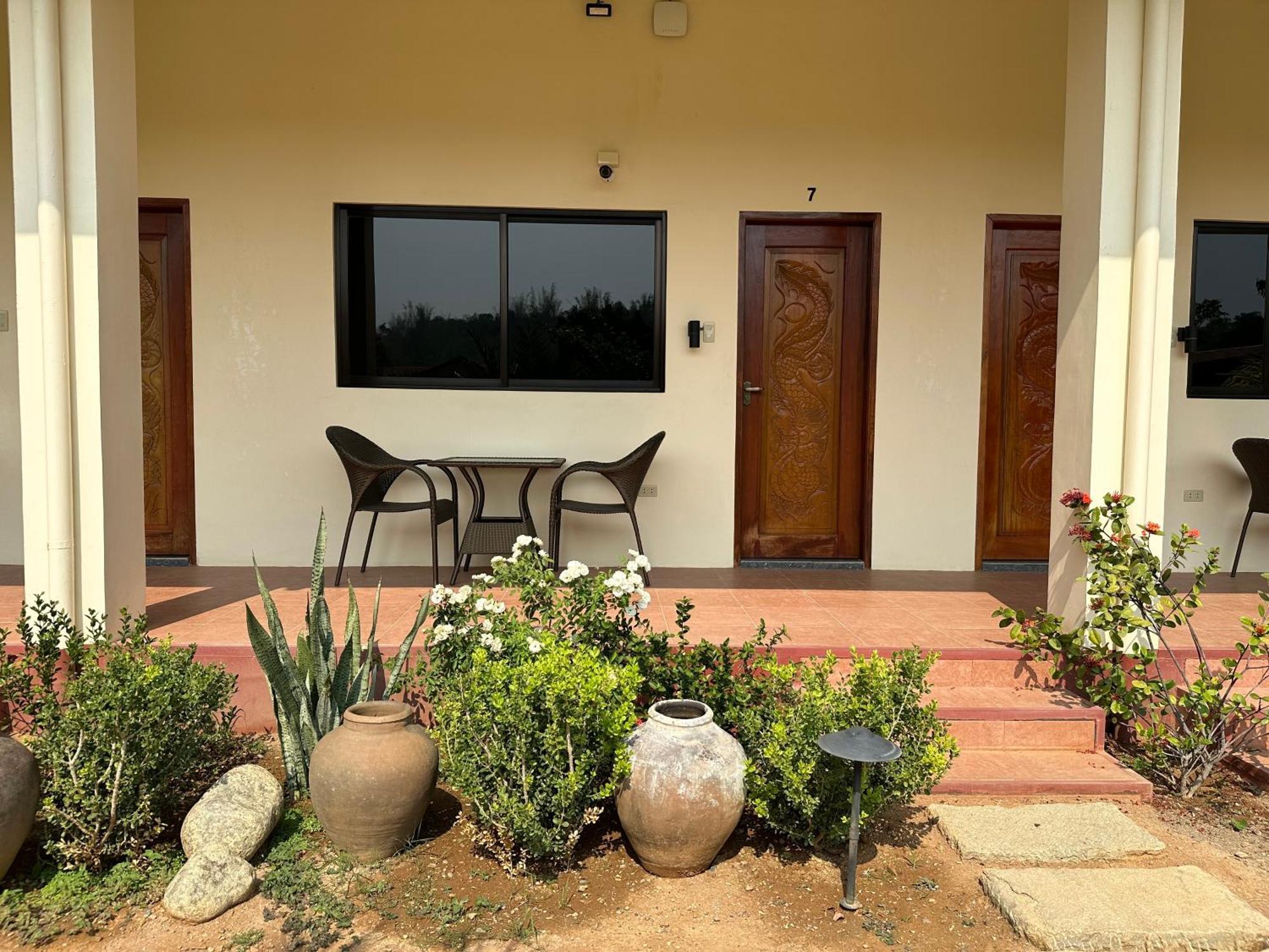 Strutz Art Garden Resort Bangued Room photo